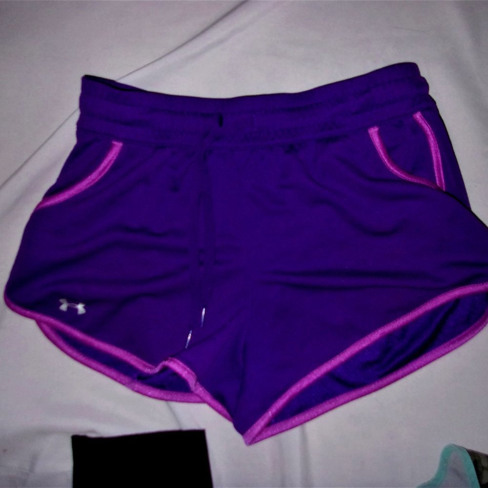 under armour size extra  small womens work out gym athletic shorts  purple